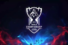 Uzi名人堂卡莎皮肤引爆热议，朱开批评Theshy职业态度，Doinb遭粉丝强吻事件频发